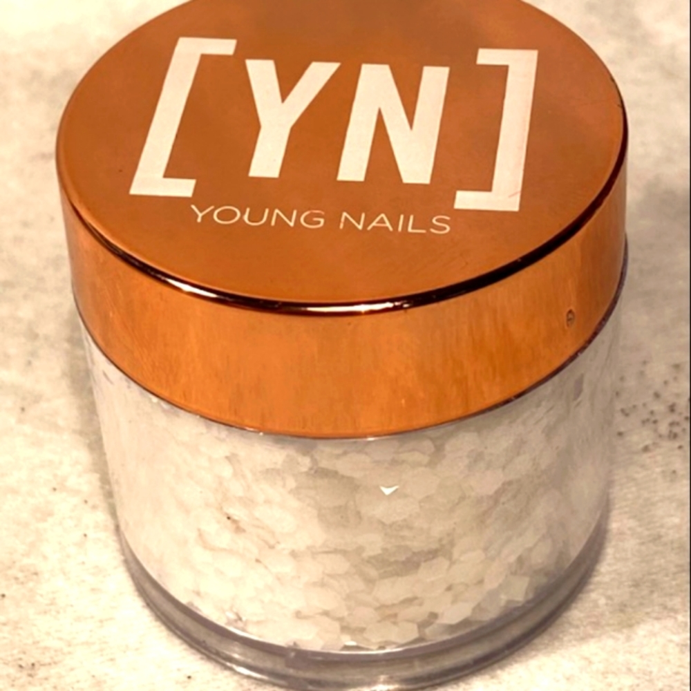 Young nails glitter "little white lies"